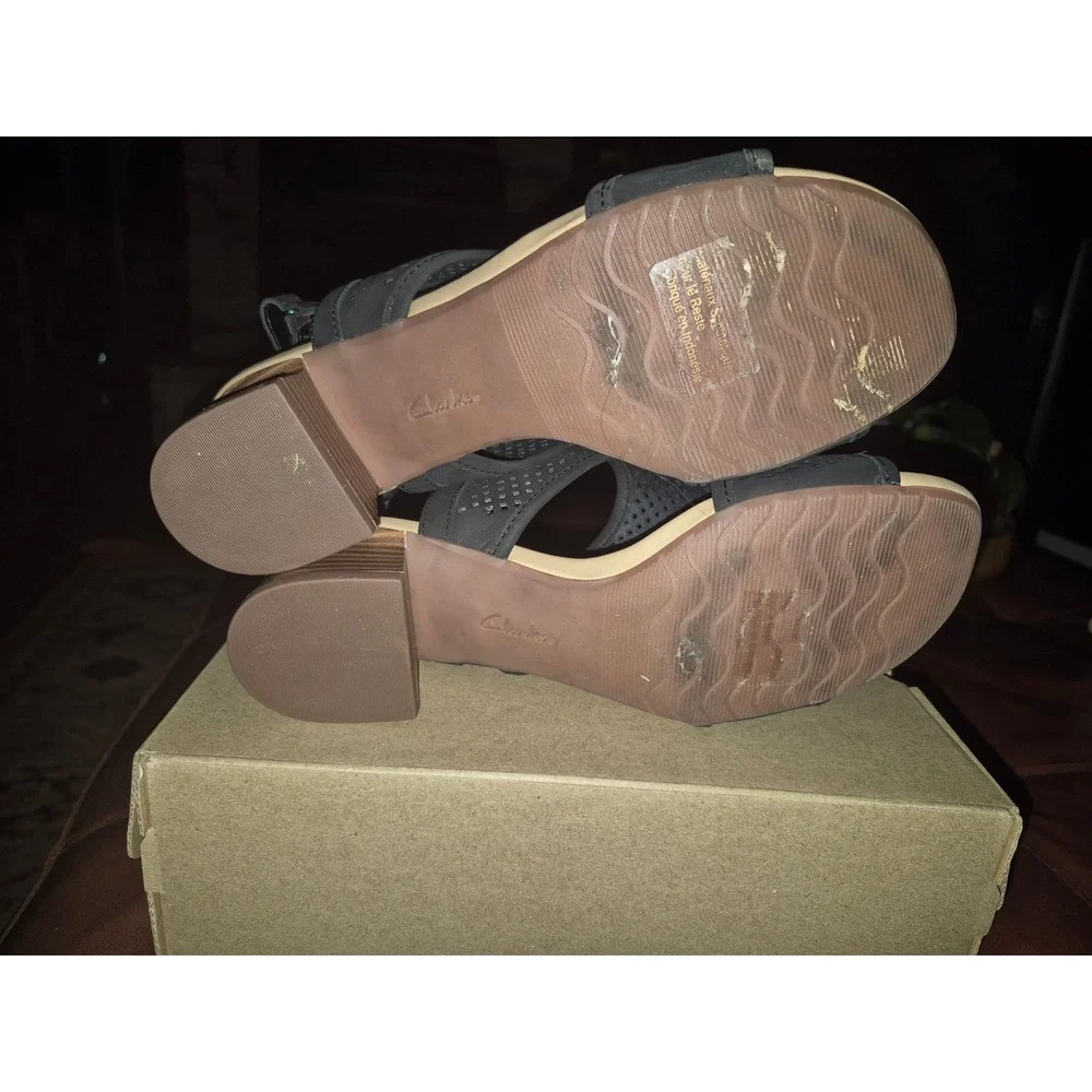 Clarks Size 9W Womens Desiree Sail Black Nubuck Block Heel Sandals Comfort wide